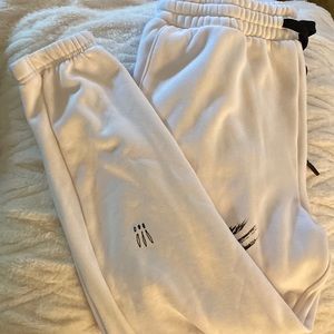 White Fabletics sweat pants by Maddie Ziegler size Large